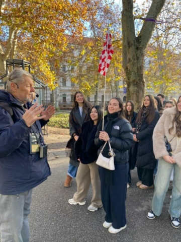 21060838-74c5-4749-83d3-ac9461ffb330