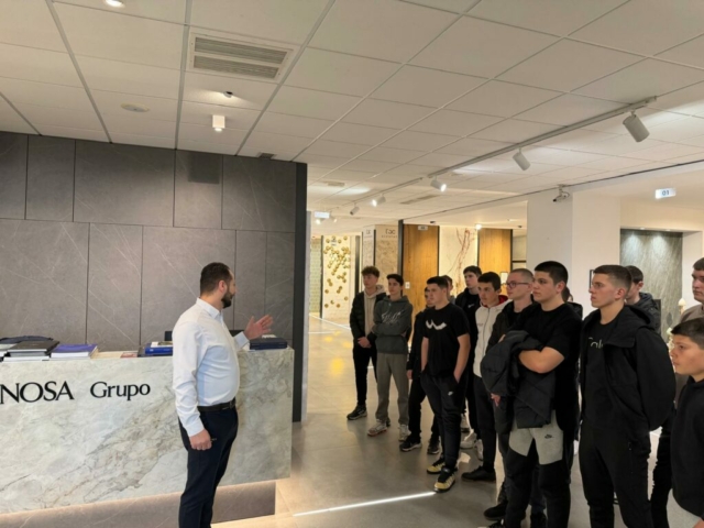 5b457efb-8535-442c-9809-ec896f8725eb