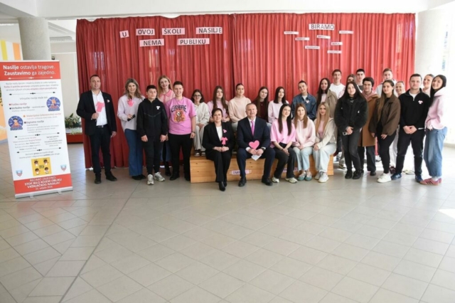 677833a5-0fc9-4b69-8b64-e6d821400a96