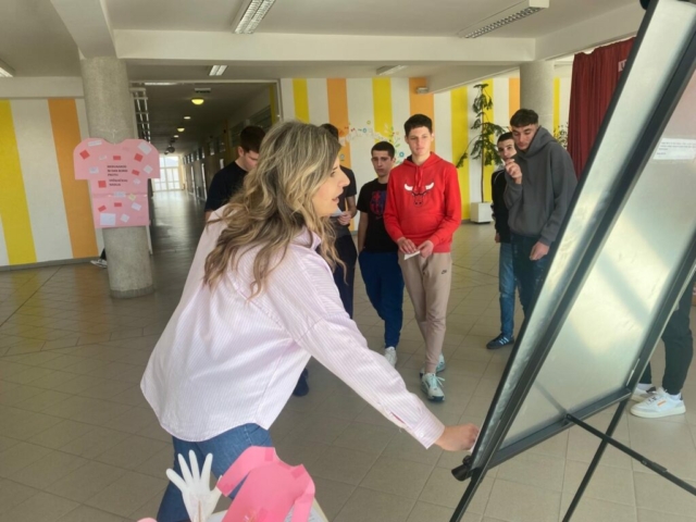 7bf6827e-a4c5-473d-b031-97f0ea6c19ad