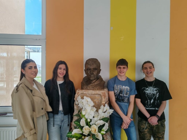 ee9d4b2a-b93b-4e08-acc2-58b4501d15ba